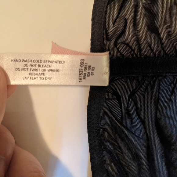 SOLD✅ Victoria's Secret, Black 34B Bra/L Garter - Picture 16 of 16